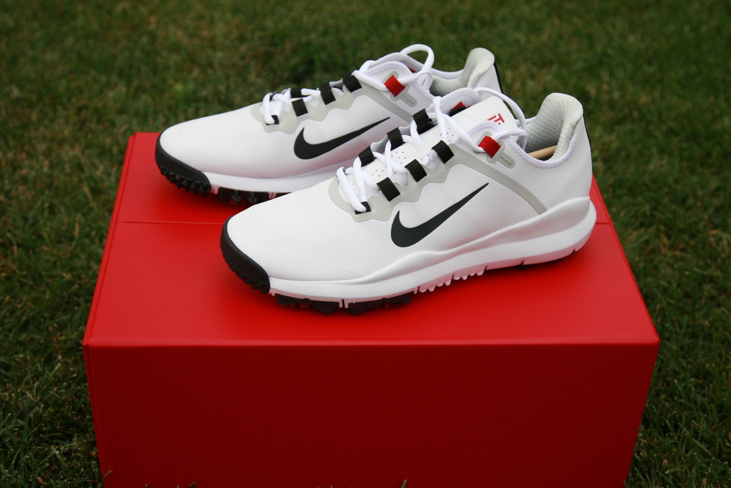Nike TW '13, Tiger Woods' New Shoe 